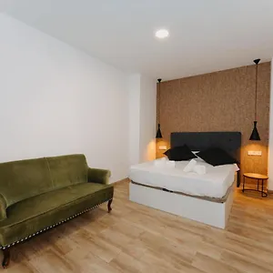 apartamentos-san-francisco.hotelsinnerja.org/